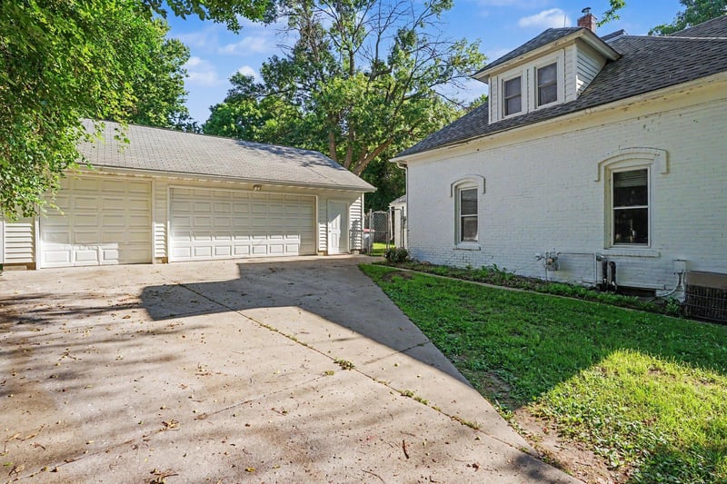 23 Main St E, Morristown, MN 55052