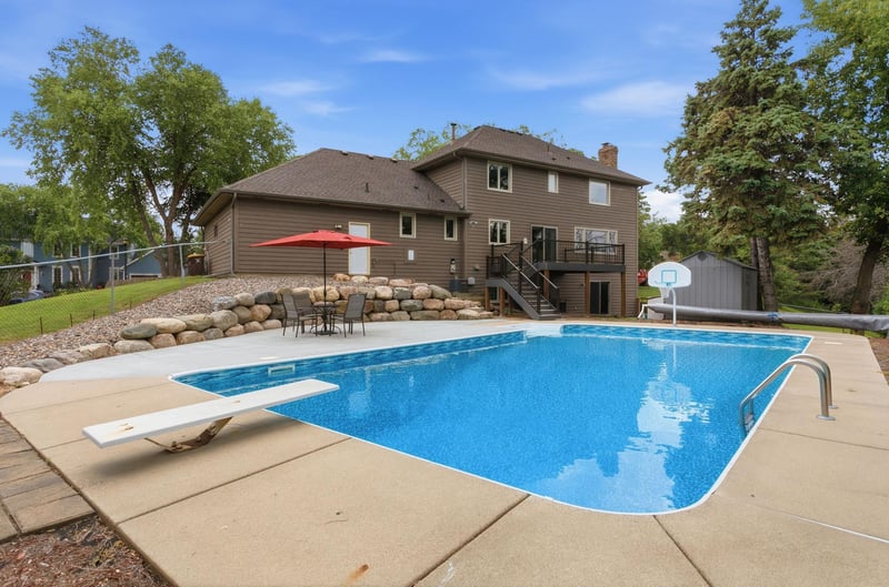 1467 Kings Crest, Eagan, MN 55122
