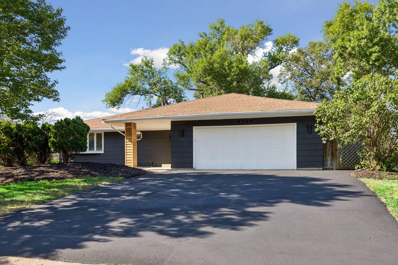 9795 161st St W, Lakeville, MN 55044