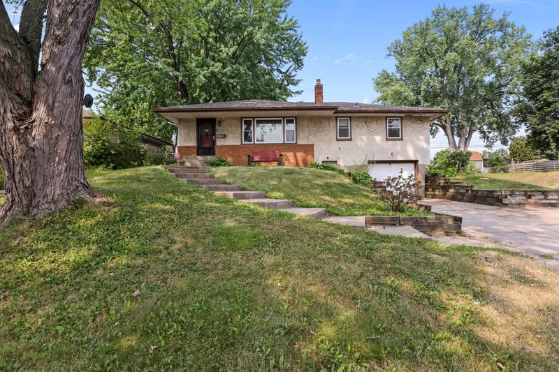 1400 7th Ave S, South Saint Paul, MN 55075