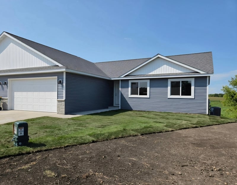 218 Fischer Ct NW, Montgomery, MN 56069