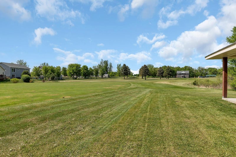 980 Acacia Dr S, Annandale, MN 55302