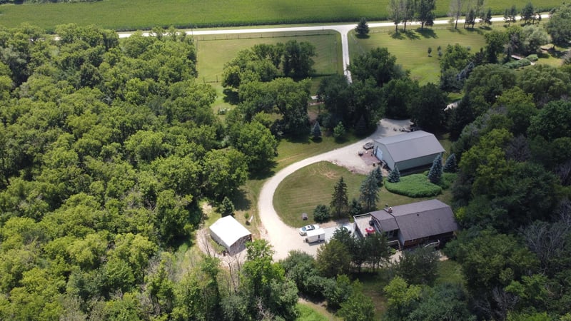 8325 Skunk Hollow Trl, Cannon Falls, MN 55009