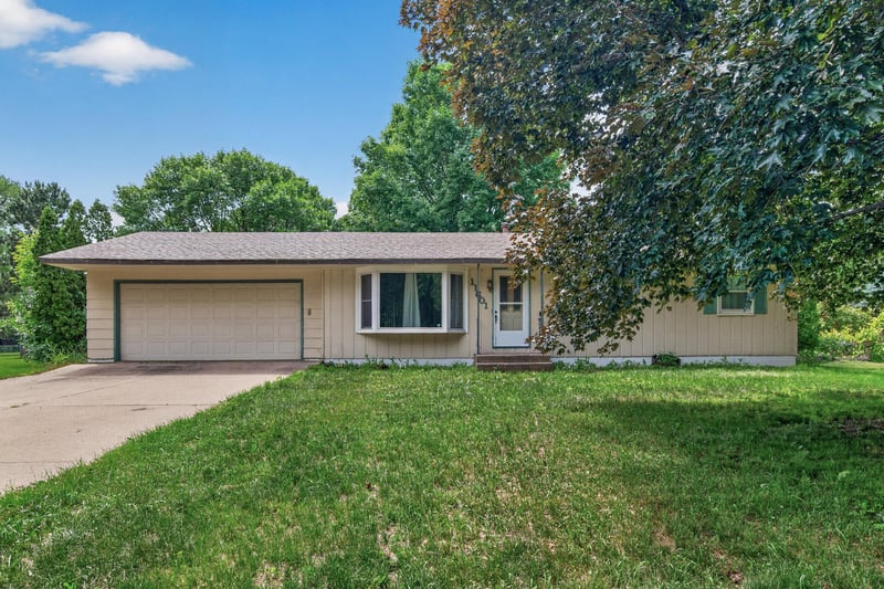 11601 Georgia Ave N, Champlin, MN 55316