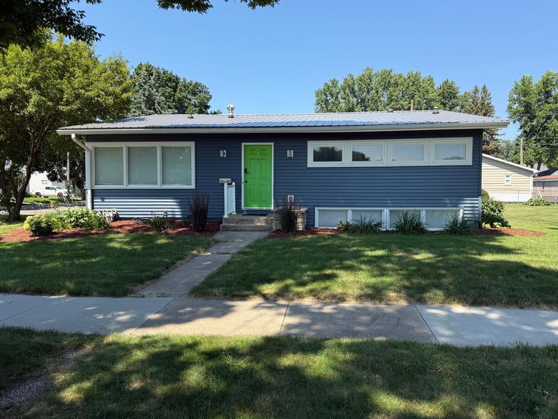 1103 8 1/2 St SE, Rochester, MN 55904