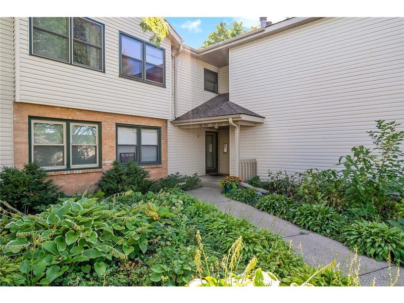 990 Kensington Trl #107, Eagan, MN 55123