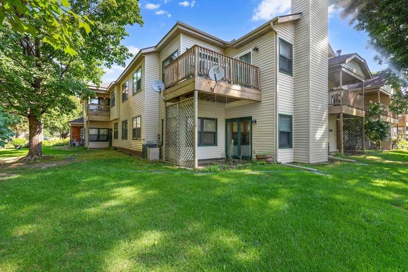 990 Kensington Trl #107, Eagan, MN 55123