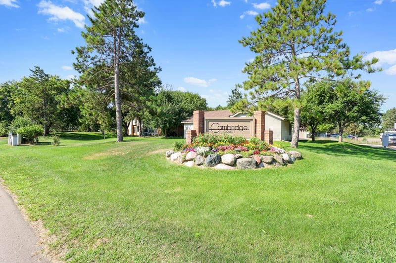 990 Kensington Trl #107, Eagan, MN 55123