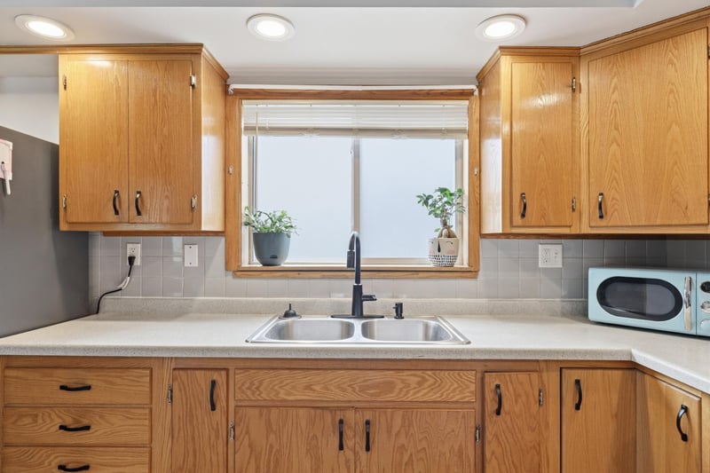 942 Central Ave W, Saint Paul, MN 55104