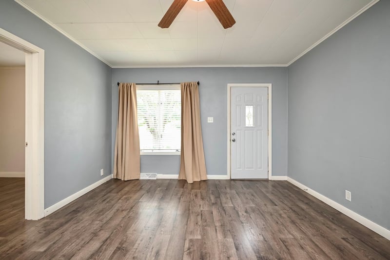 612 Center St, Winona, MN 55987