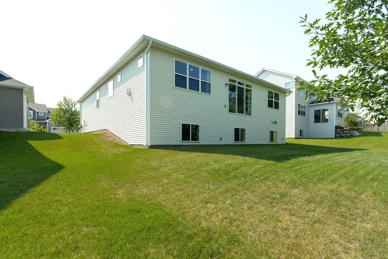 1237 Maple Ln, Carver, MN 55315