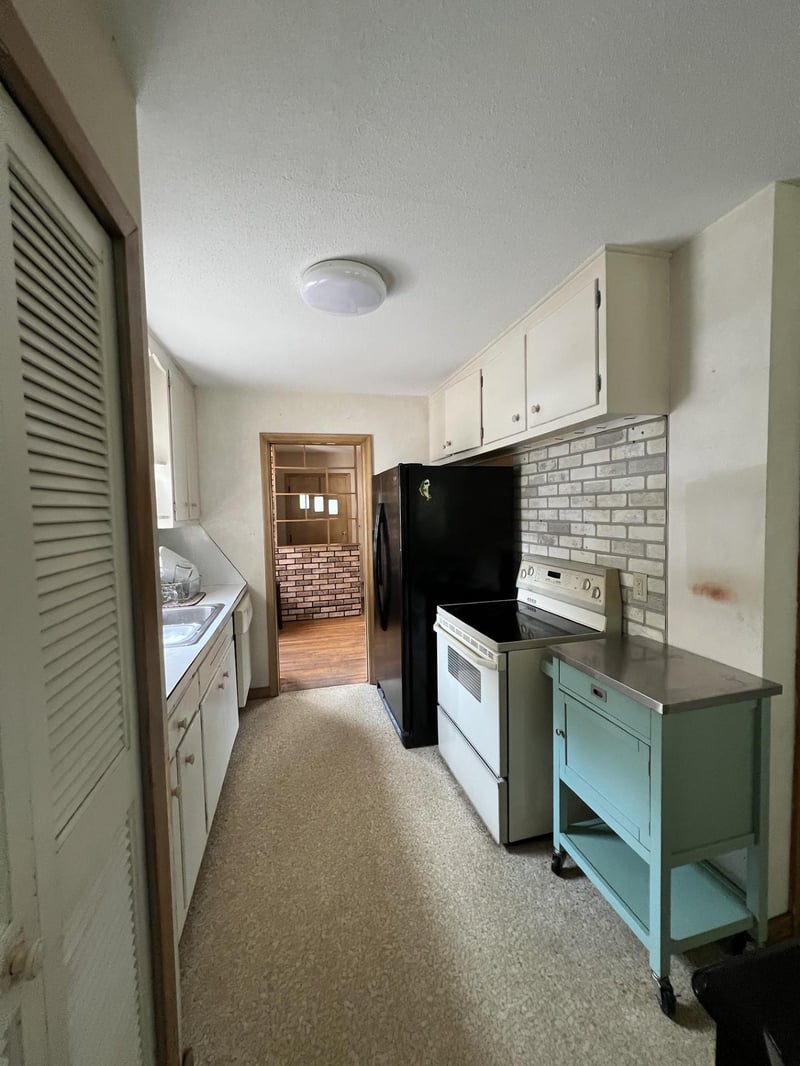 5902 Saint Albans St N, Shoreview, MN 55126