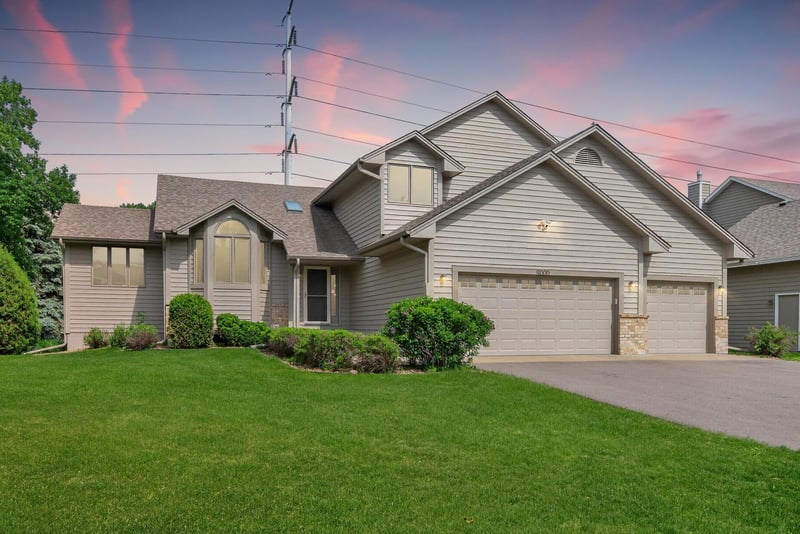 9000 Ashley Ter, Brooklyn Park, MN 55443