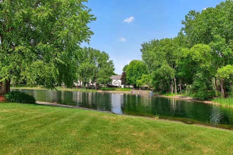 9000 Ashley Ter, Brooklyn Park, MN 55443