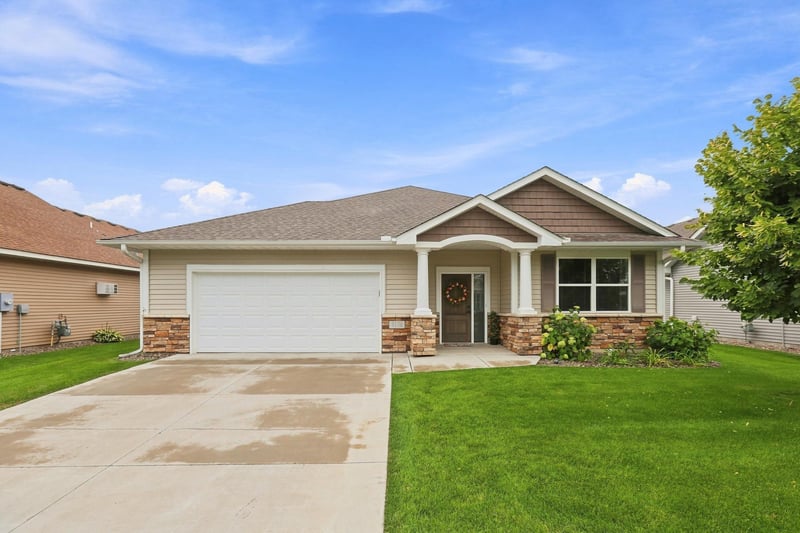 7170 Queens Ct NE, Otsego, MN 55330