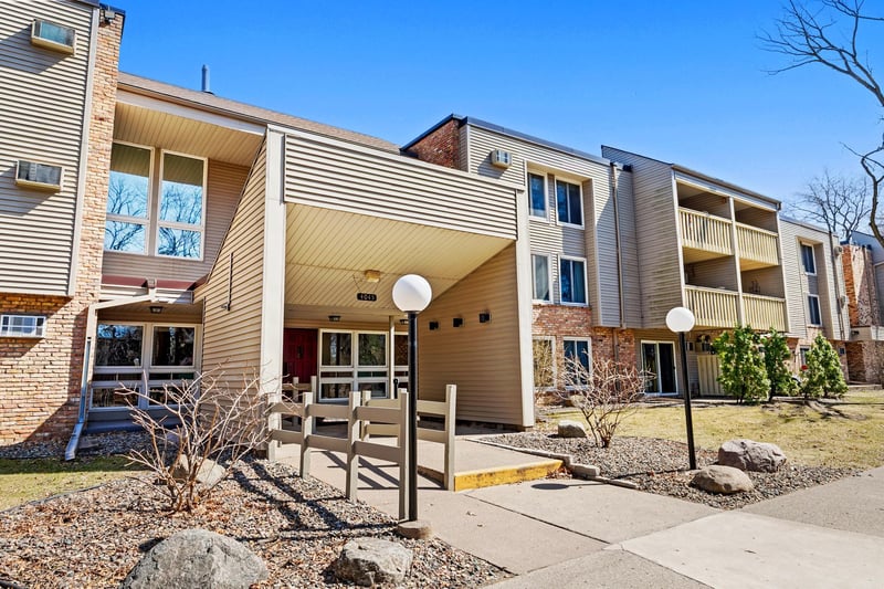 4045 Hodgson Rd #309, Shoreview, MN 55126