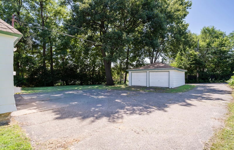 568 Lawson Ave W, Saint Paul, MN 55117