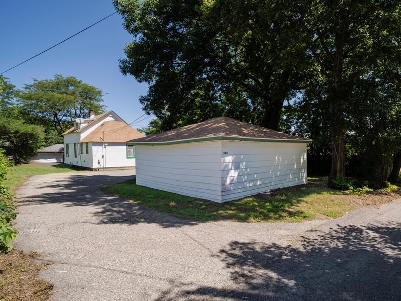 568 Lawson Ave W, Saint Paul, MN 55117