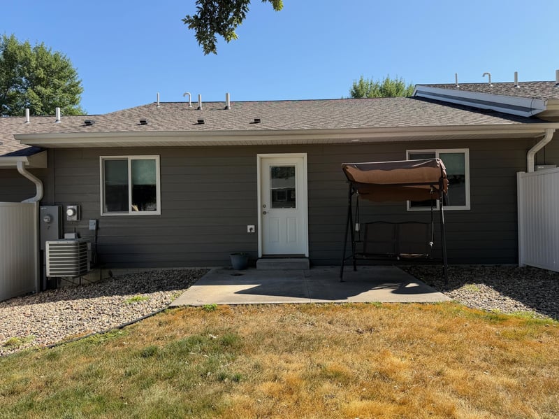 104 W Barck Ave, Luverne, MN 56156