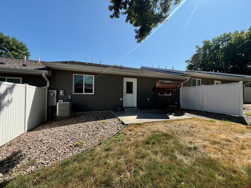 104 W Barck Ave, Luverne, MN 56156