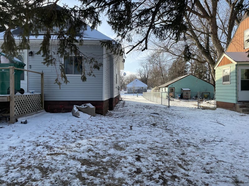 108 N West St, Ceylon, MN 56121