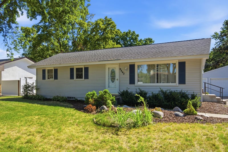 9442 Saratoga Ln N, Maple Grove, MN 55369