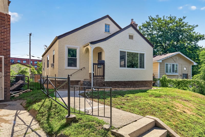 2346 Ferrant Pl, Minneapolis, MN 55411