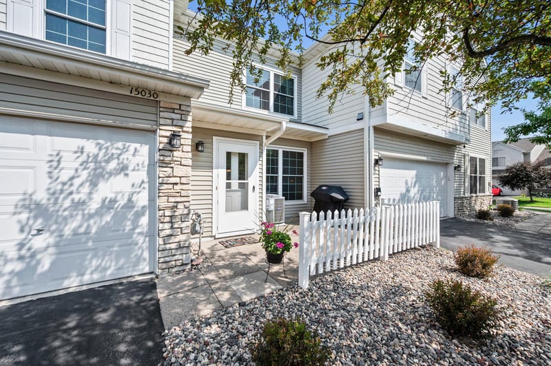15030 Dunwood Trl, Apple Valley, MN 55124