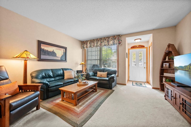15030 Dunwood Trl, Apple Valley, MN 55124