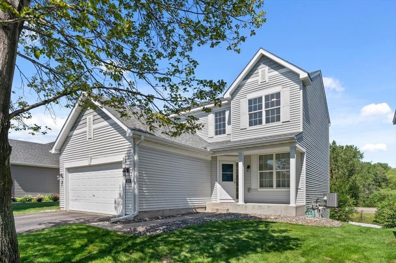 211 Pine Hollow Dr, Circle Pines, MN 55014