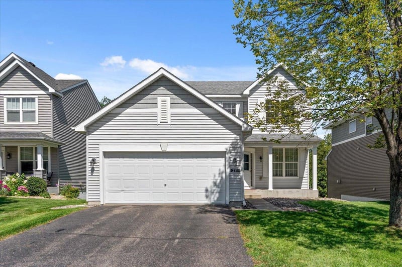 211 Pine Hollow Dr, Circle Pines, MN 55014