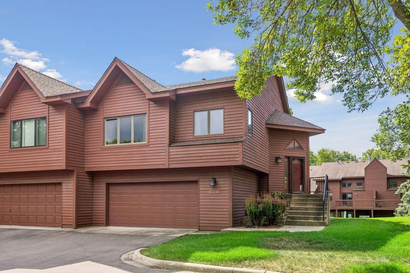 12526 Parkwood Dr, Burnsville, MN 55337