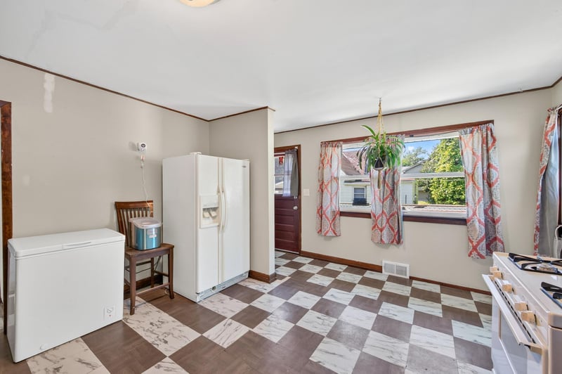 725 California Ave E, Saint Paul, MN 55106