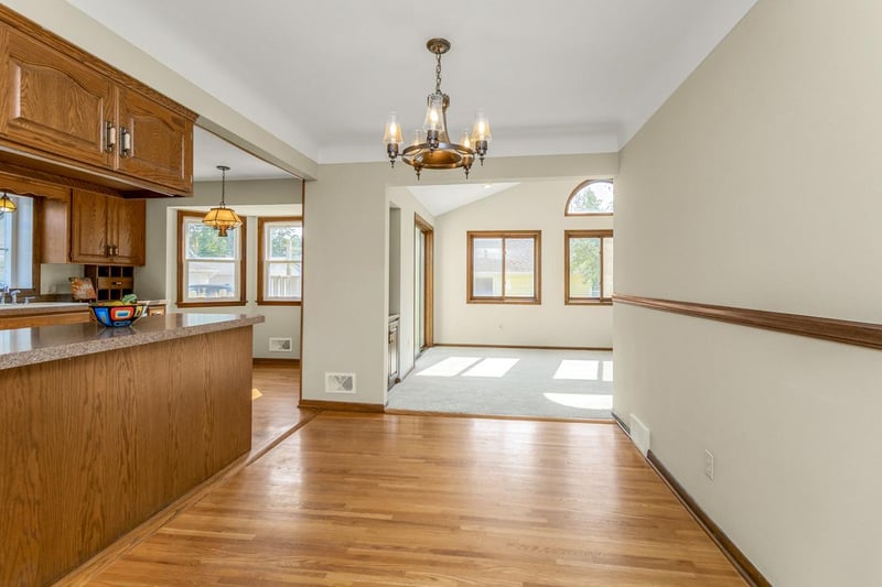 1568 Atlantic St, Saint Paul, MN 55106