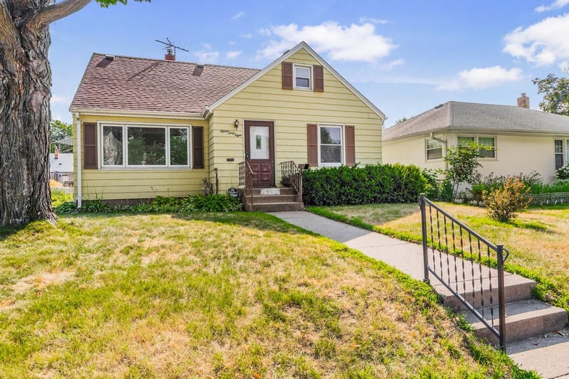 1568 Atlantic St, Saint Paul, MN 55106
