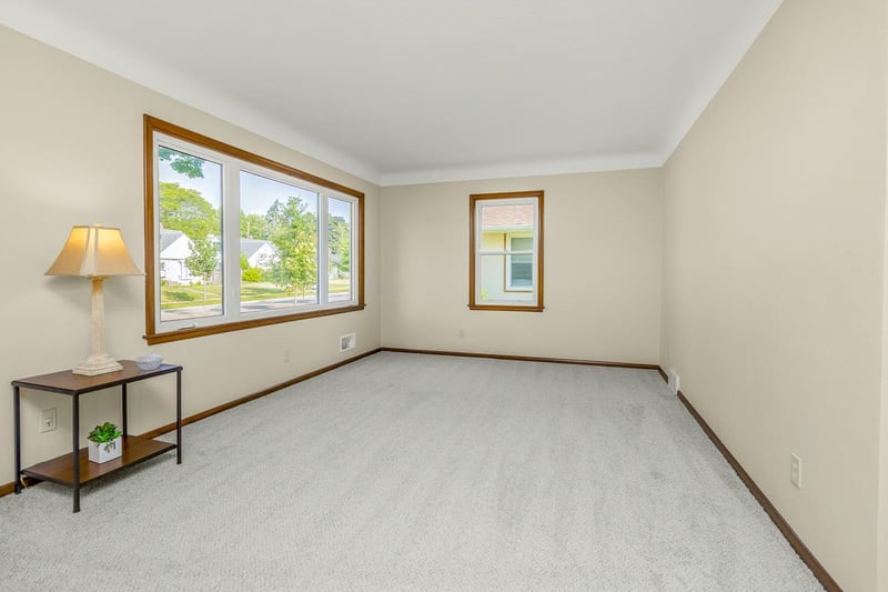 1568 Atlantic St, Saint Paul, MN 55106
