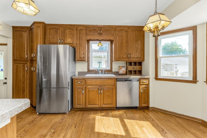 1568 Atlantic St, Saint Paul, MN 55106