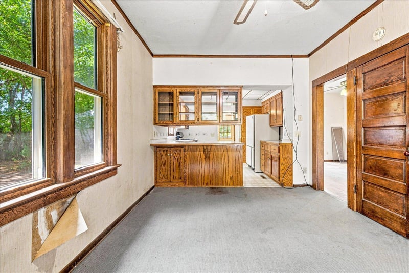328 3rd St SE, Braham, MN 55006