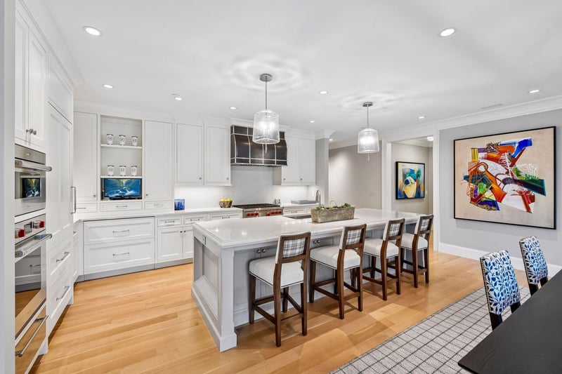 240 Minnetonka Ave S #304, Wayzata, MN 55391