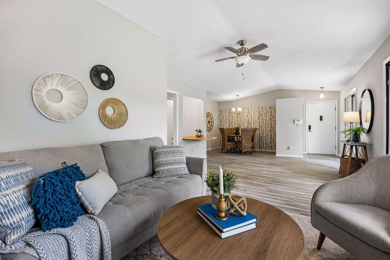 9701 Cimarron Trl, Minnetonka, MN 55305