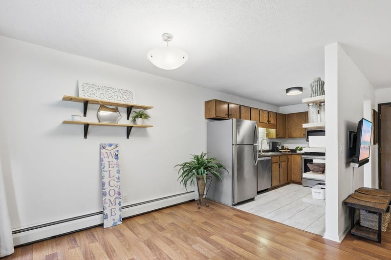 7601 W 101st St #114, Bloomington, MN 55438