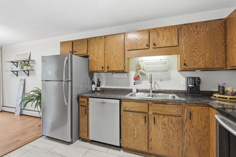 7601 W 101st St #114, Bloomington, MN 55438
