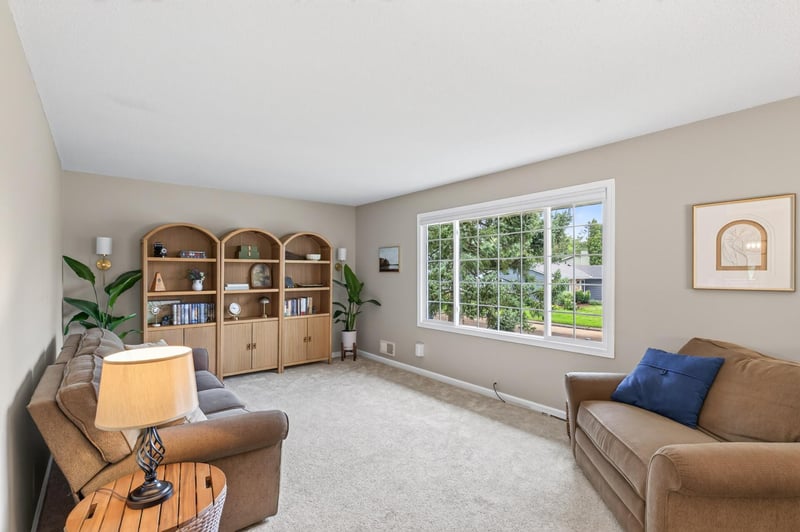 7433 Columbia Ct, Woodbury, MN 55125
