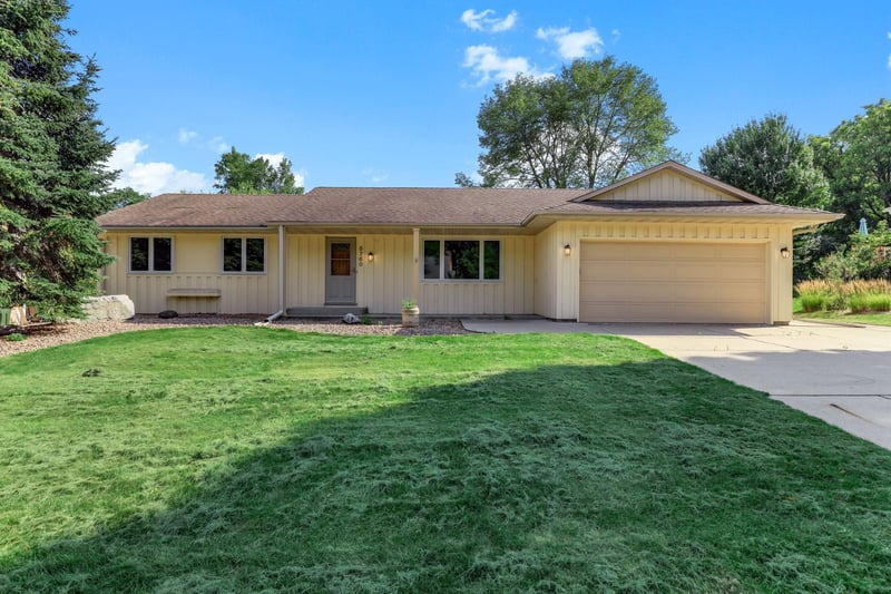5760 131st St W, Apple Valley, MN 55124