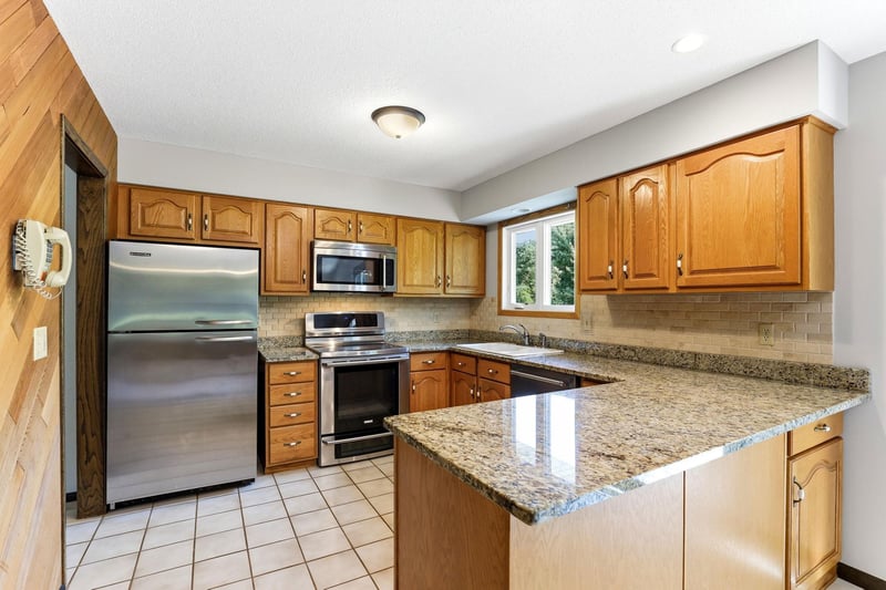 5760 131st St W, Apple Valley, MN 55124