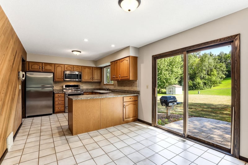 5760 131st St W, Apple Valley, MN 55124