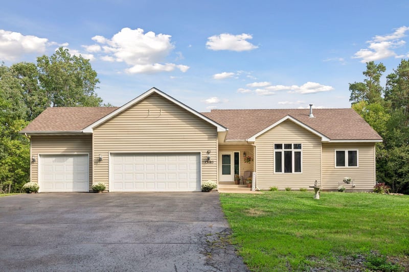 13185 Island View Dr NW, Elk River, MN 55330