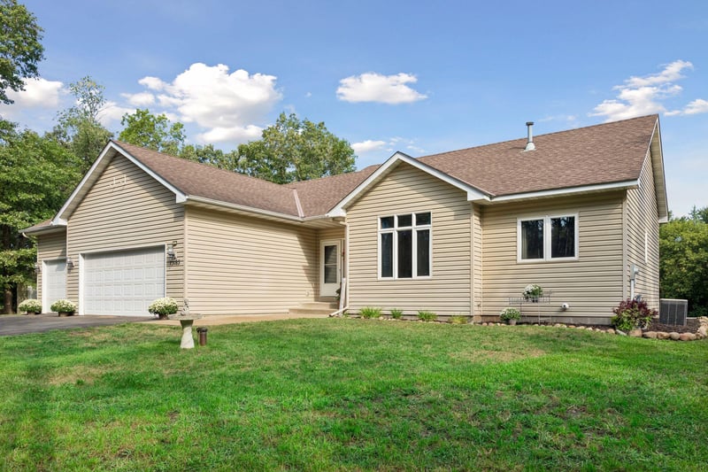 13185 Island View Dr NW, Elk River, MN 55330