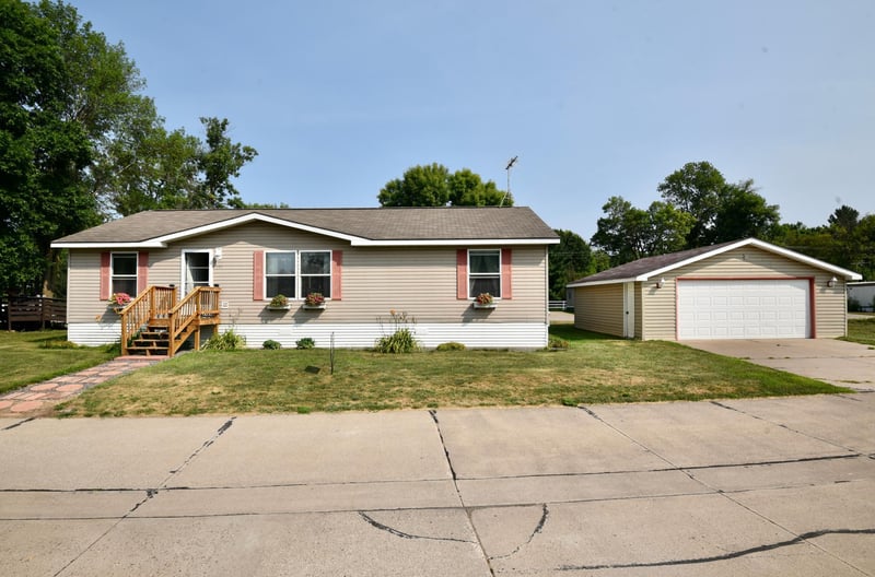 160 N Prospect Ave #151, Ogilvie, MN 56358