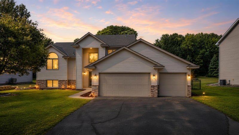 10288 Kali Ave NE, Albertville, MN 55301